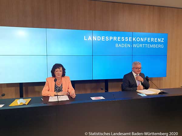 Dr. Carmina Brenner (Präsidentin des Statistischen Landesamtes) und Guido Wolf  MdL (Minister der Justiz und für Europa) bei der Pressekonferenz zur Strafverfolgungsstatistik.